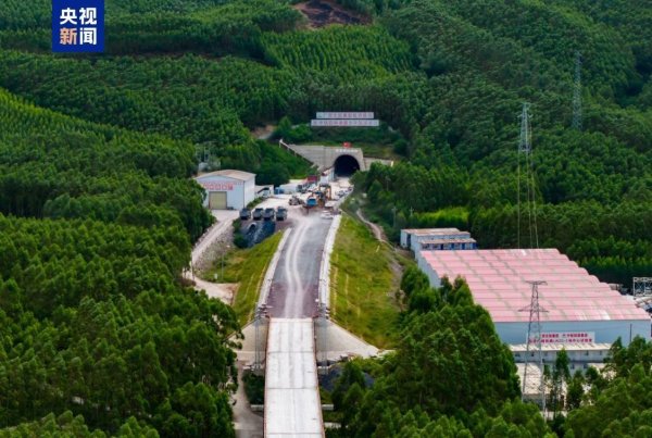 财盈策略 柳梧铁路全线54座隧道全部贯通 预计明年建成通车
